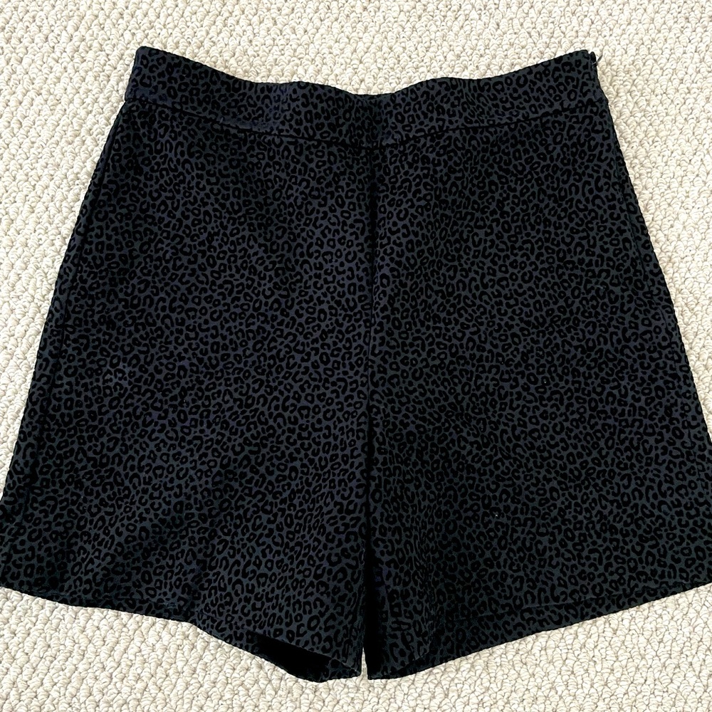 Ann Taylor - Black city shorts (8)